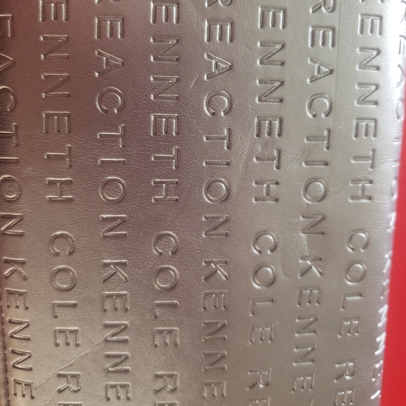 Kenneth Cole Reaction silver wallet - Picture 4 of 8
